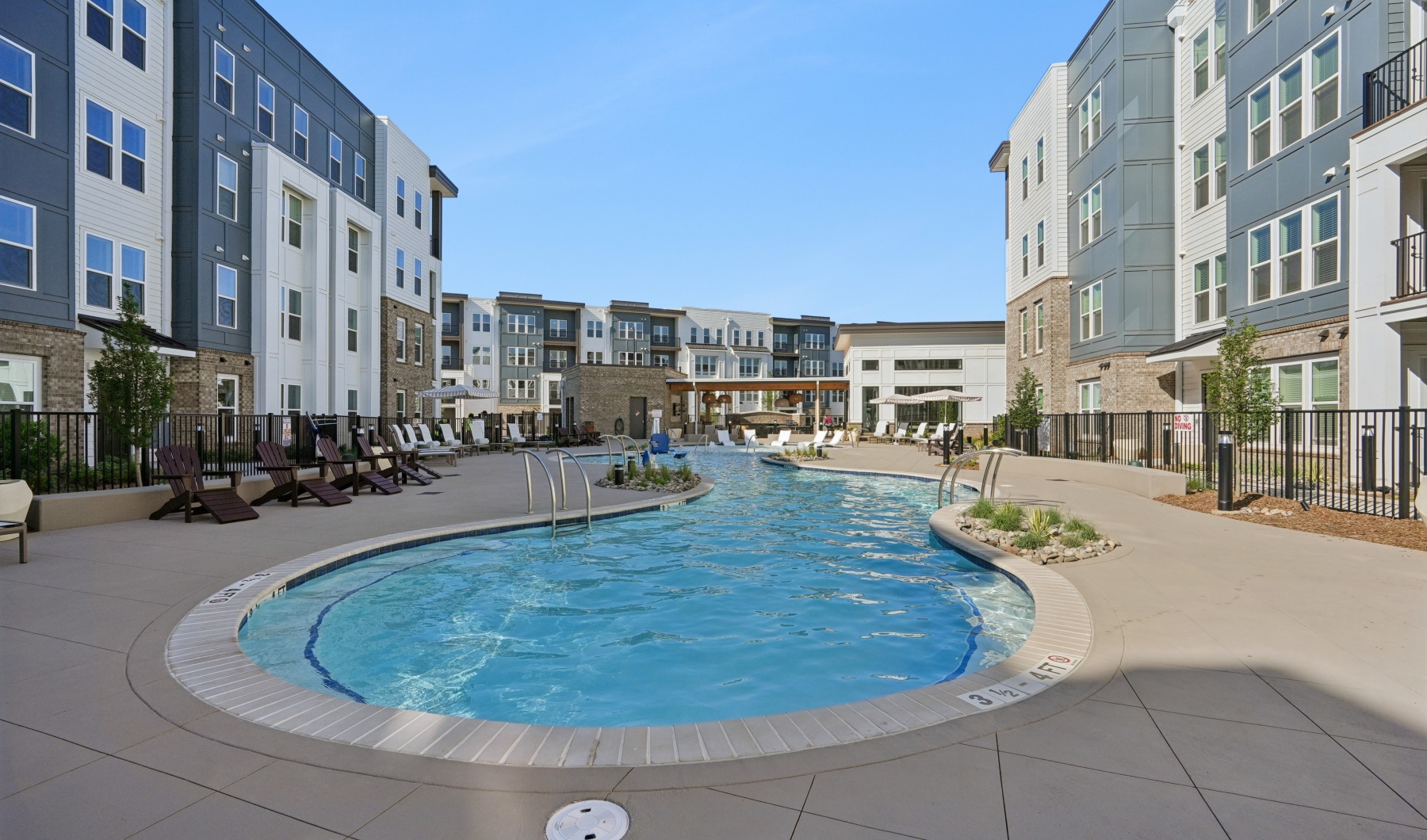 pool sundeck